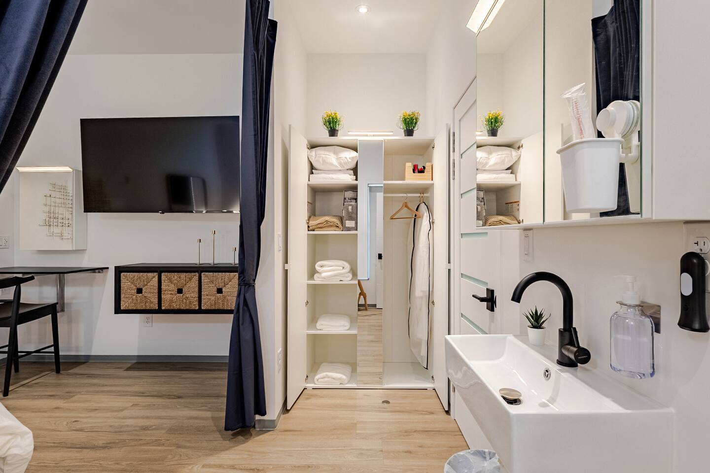 Barndo 3A · North one-bedroom at Cedar Pond Farms — one-bedroom barndominium suite lodging on the farm, with the Highland herd a short walk away.